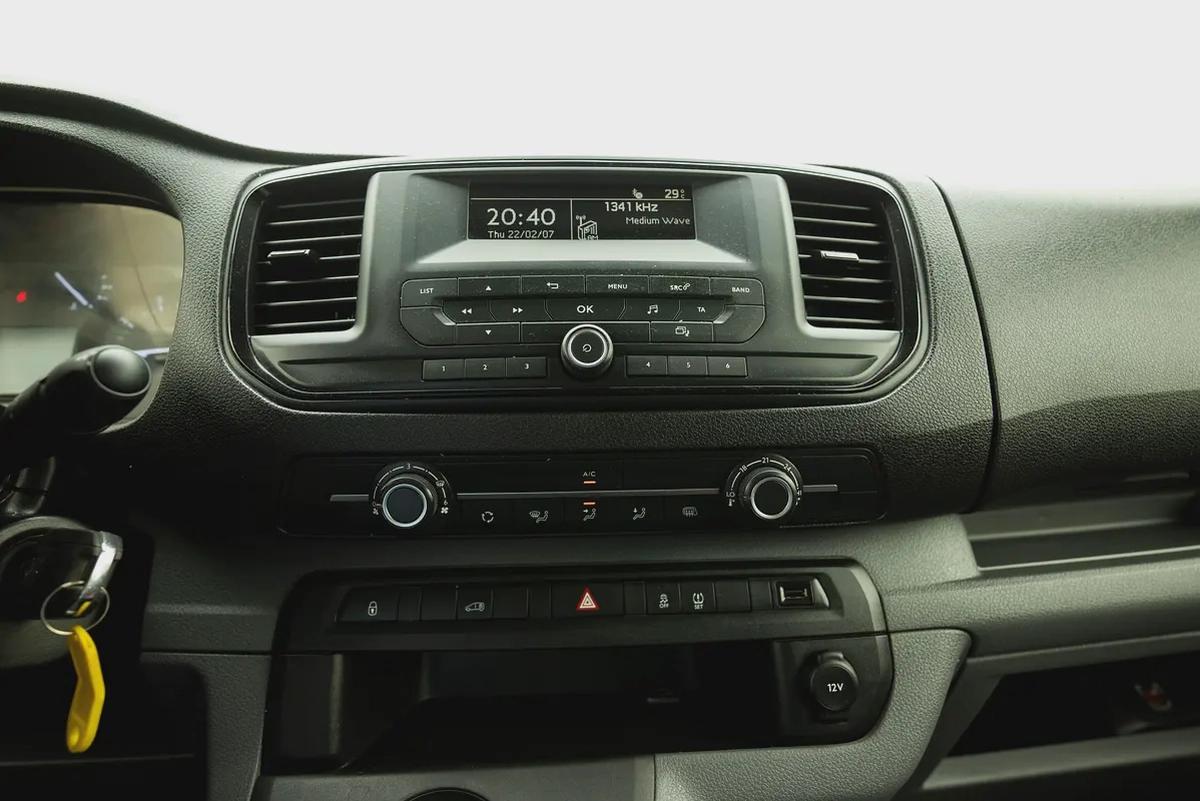 Peugeot Expert | Delivery Van | Automatic Diesel | GCC Specs | Ref#P01949-12-12