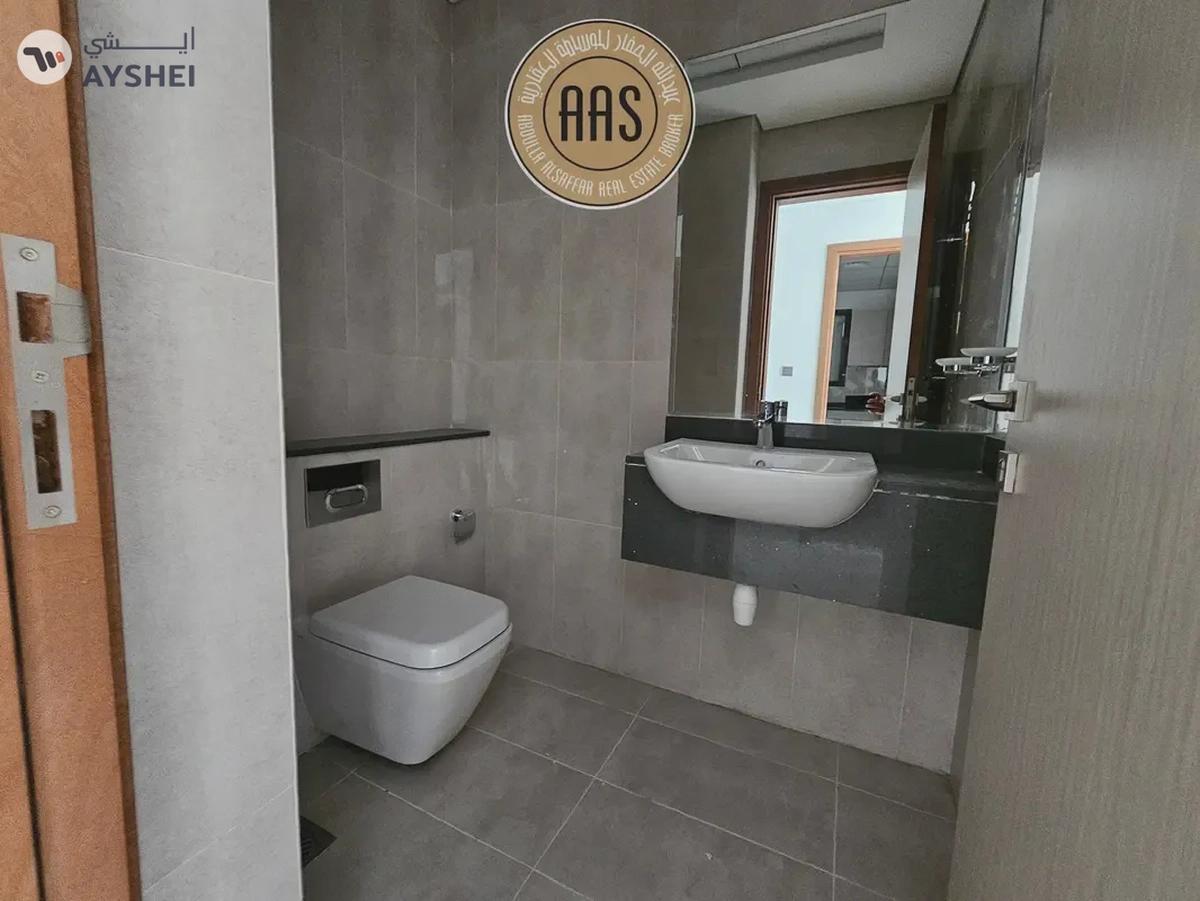 One Month Free Spacious One Bedroom Apartment with All Amenities-2-2