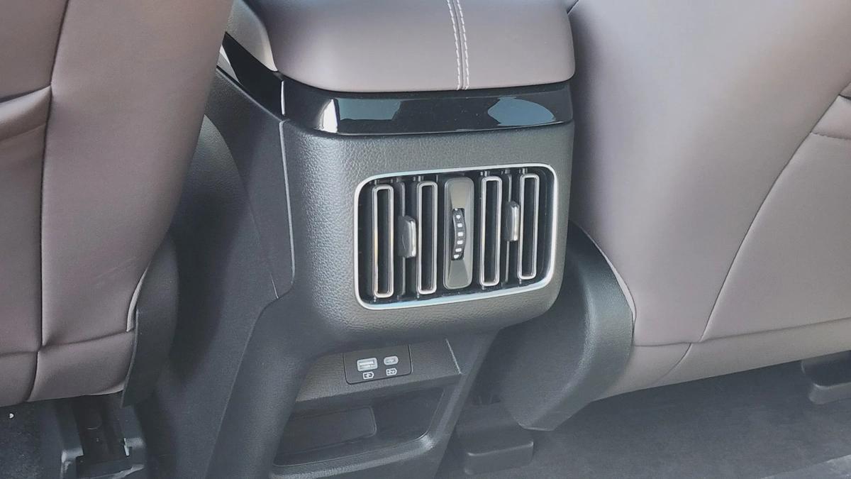 BYD Song Plus Champion (White Brown)-15-15