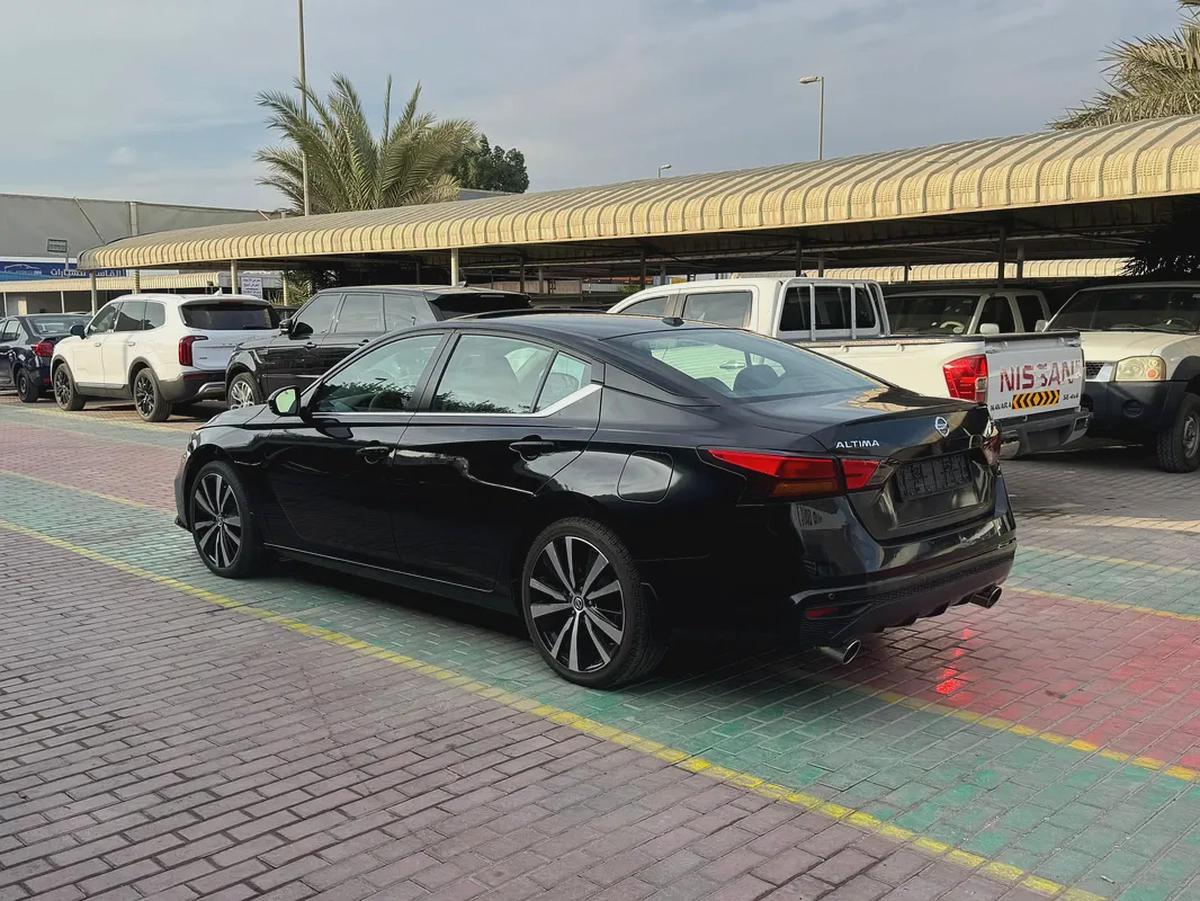 NISSAN ALTIMA SR-4-4