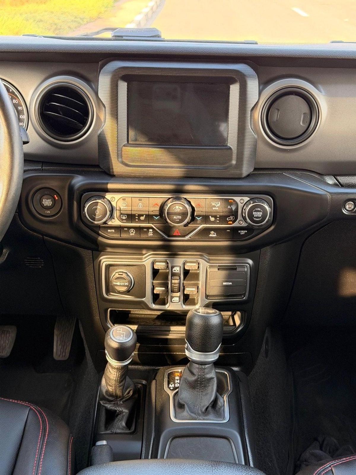 Jeep Wrangler Sport 3.6L A/T (5 Seater)-7-7