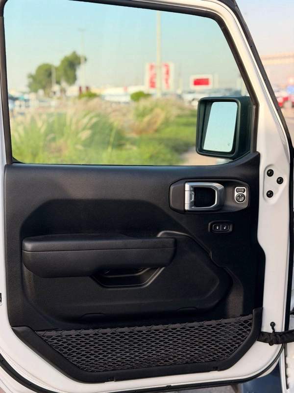 Jeep Wrangler Sport 3.6L A/T (5 Seater)