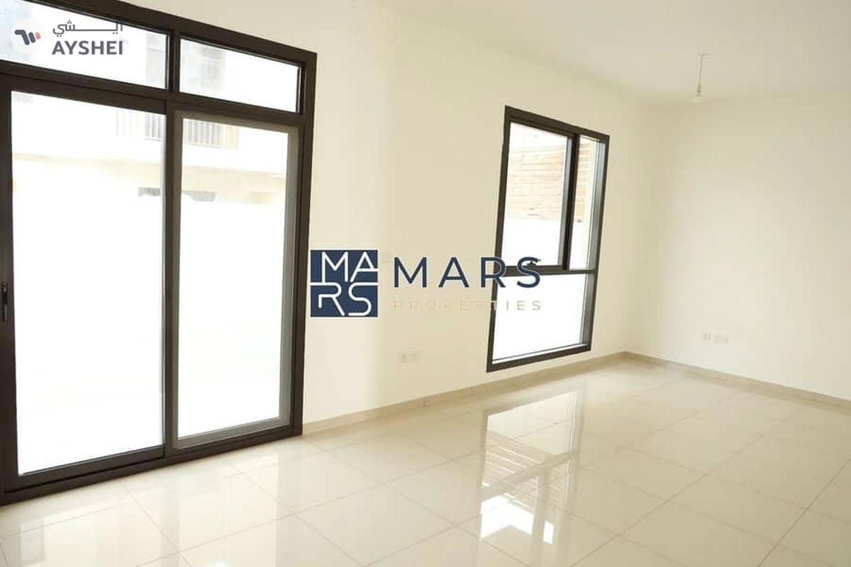 Step Into Style – Sleek & Serene Home!-14-14