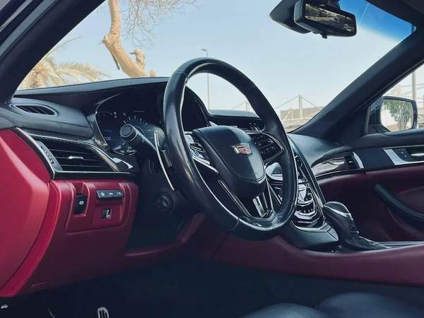 Cadillac CT5 Gcc full option with services history