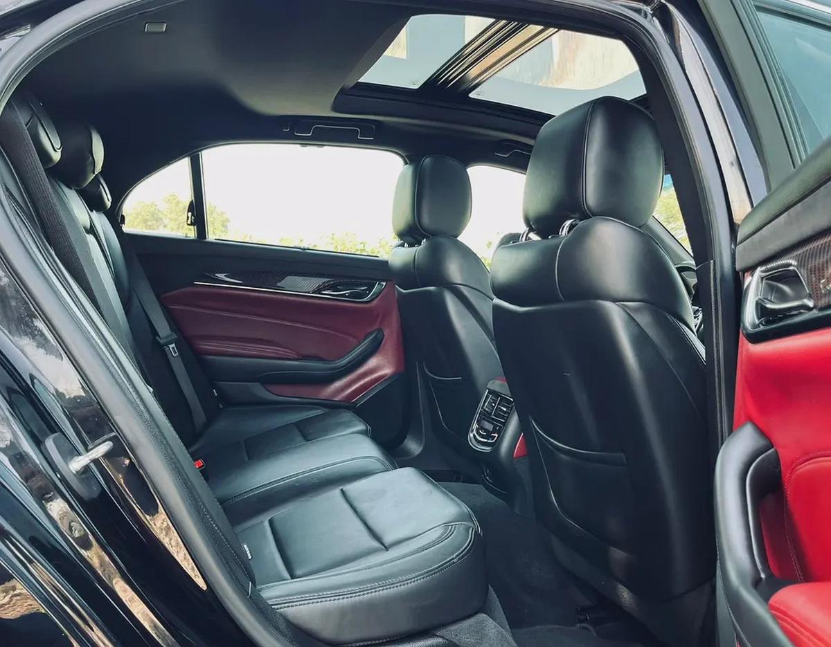 Cadillac CT5 Gcc full option with services history-10-10