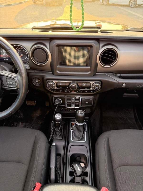 Jeep Wrangler Unlimited Willys 3.6L A/T