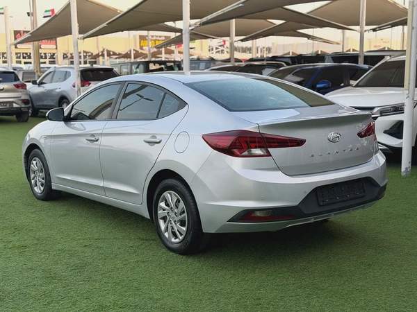 Hyundai Elantra GLS 2019 - GCC Specs - Excellent Condition