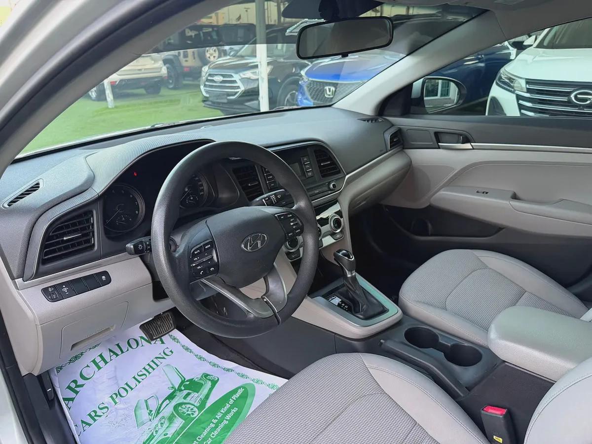 Hyundai Elantra GLS 2019 - GCC Specs - Excellent Condition-12-12