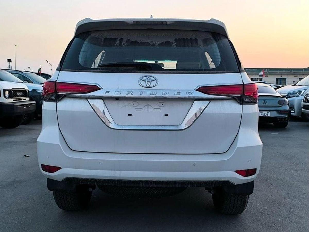 Toyota Fortuner FORTUNER SR5 2.7L AT FULL OPTION PETROL 2024-6-6