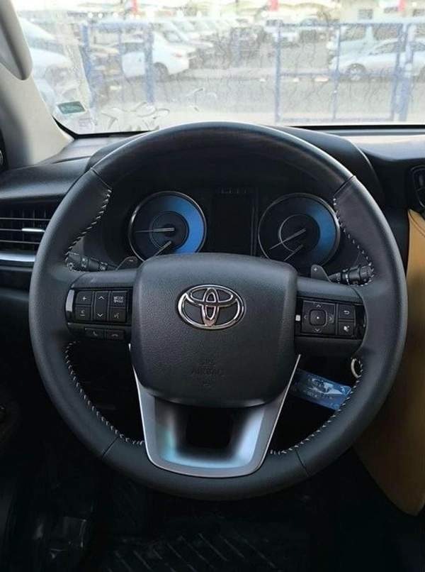 Toyota Fortuner FORTUNER SR5 2.7L AT FULL OPTION PETROL 2024
