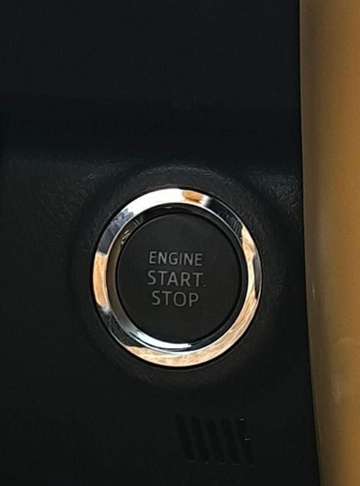 Toyota Fortuner FORTUNER SR5 2.7L AT FULL OPTION PETROL 2024-14-14