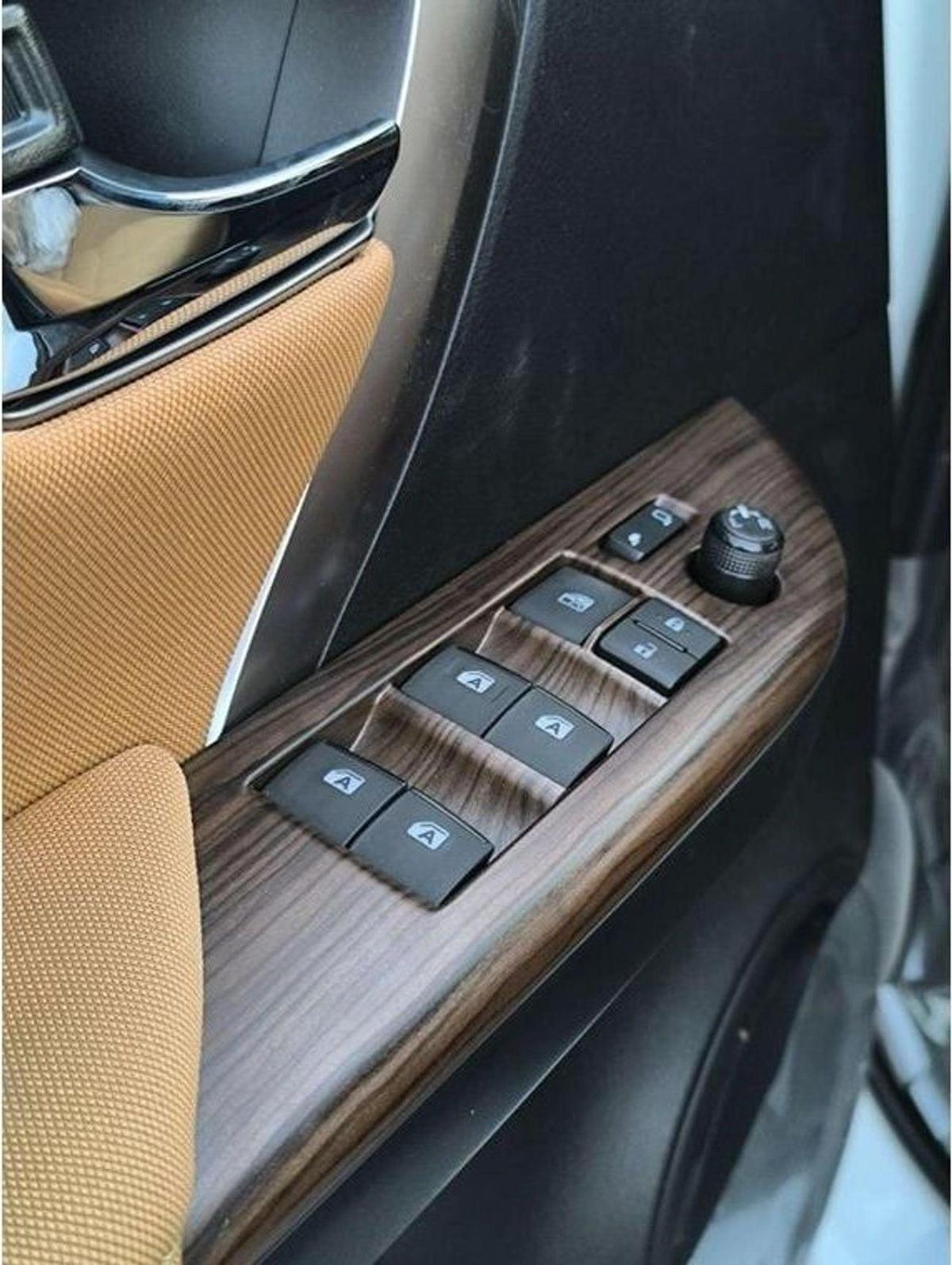 Toyota Fortuner FORTUNER SR5 2.7L AT FULL OPTION PETROL 2024-15-15