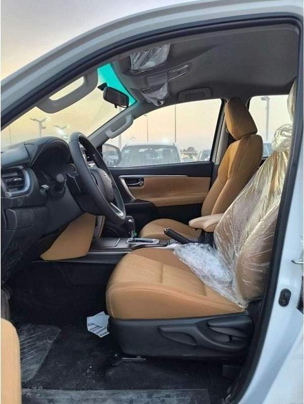 Toyota Fortuner FORTUNER SR5 2.7L AT FULL OPTION PETROL 2024