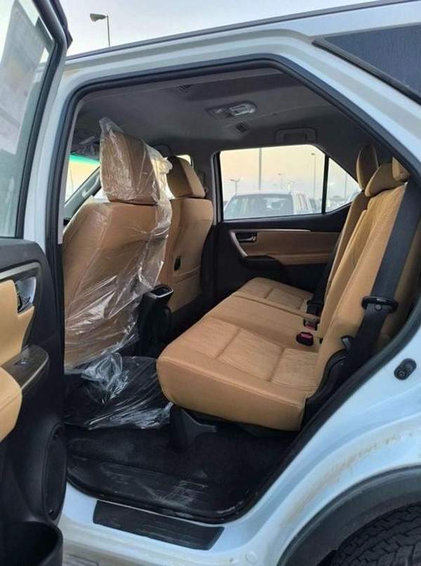 Toyota Fortuner FORTUNER SR5 2.7L AT FULL OPTION PETROL 2024