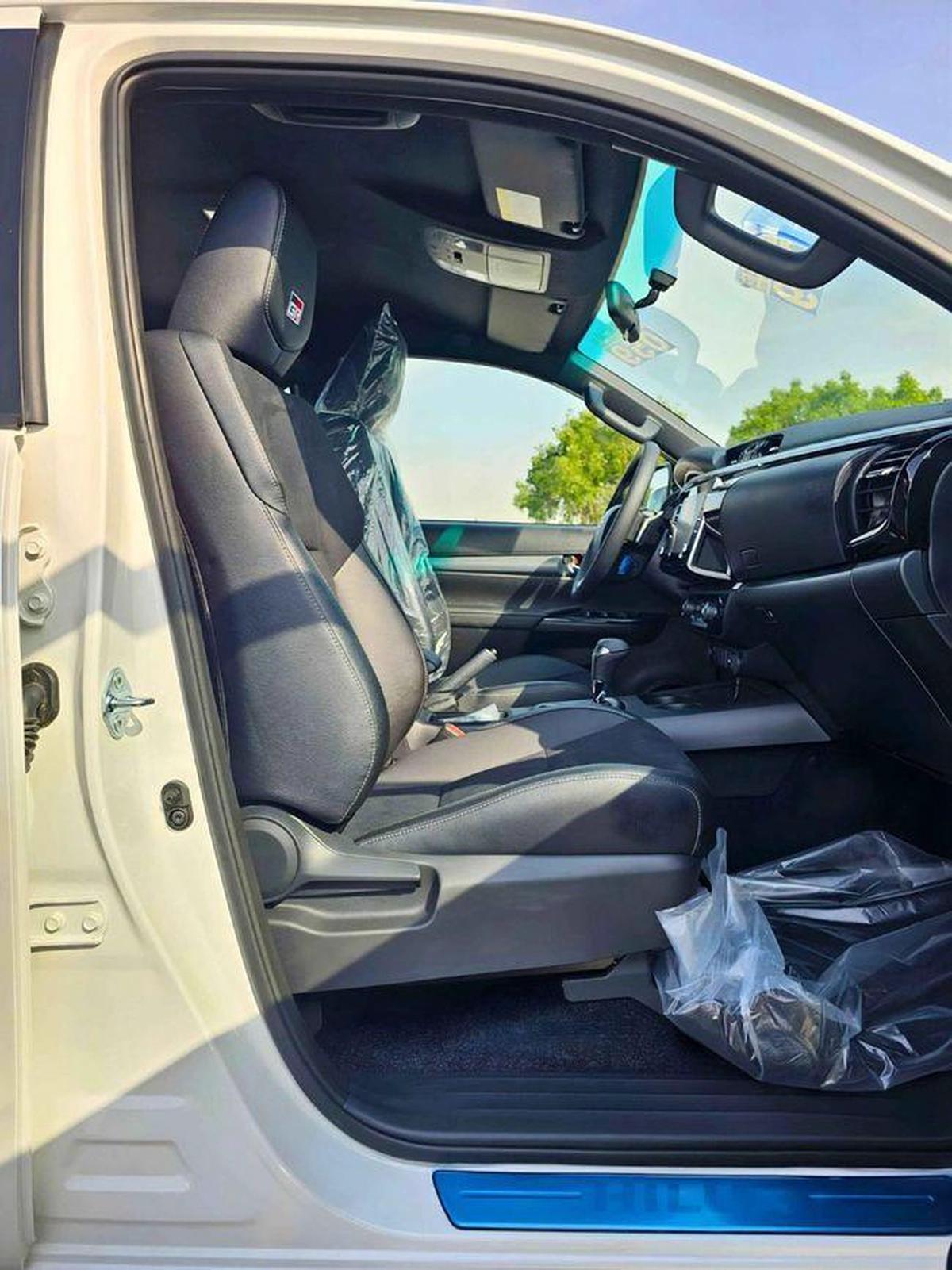 Toyota Hilux GR SPORT WIDE BODY / 4.0L PETROL V6 / TRIP TRONIC / 360*CAMERA / DRIVER PWR SEATS WITH-2-2
