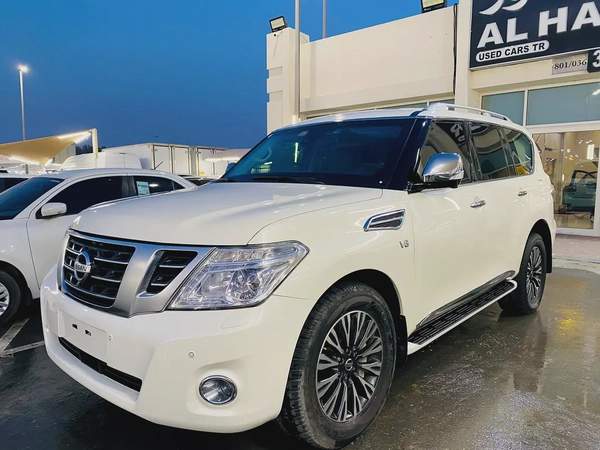 Km only Nissan Patrol LE Platinum City 2016 GCC Specs 3000