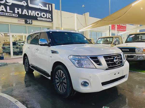 Km only Nissan Patrol LE Platinum City 2016 GCC Specs 3000
