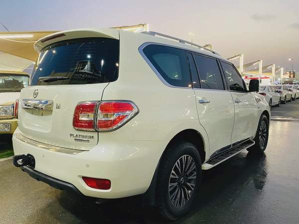Km only Nissan Patrol LE Platinum City 2016 GCC Specs 3000