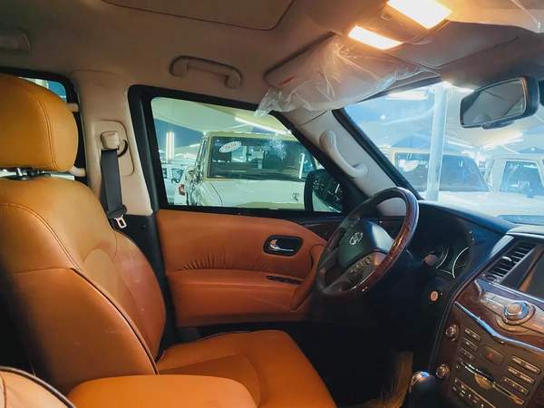 Km only Nissan Patrol LE Platinum City 2016 GCC Specs 3000