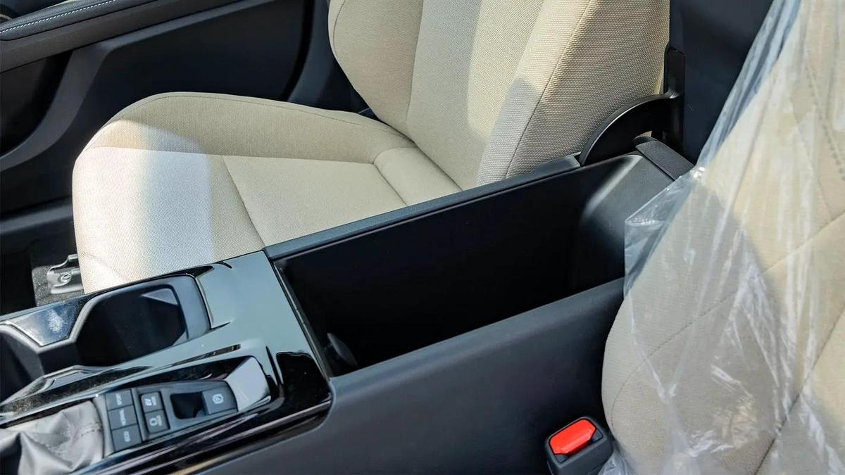 2025 Toyota Camry LE 2.5L Hybrid with Panoramic Sunroof (Grey)-15-15