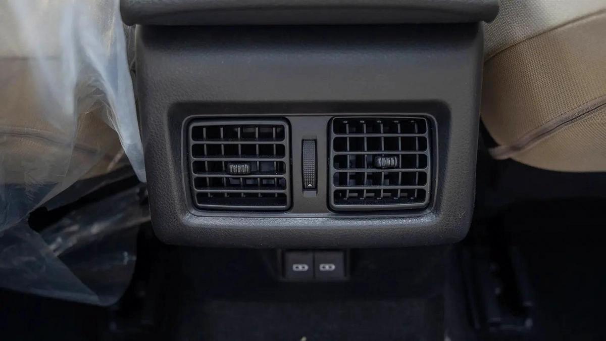 2025 Toyota Camry LE 2.5L Hybrid with Panoramic Sunroof (Grey)-4-4