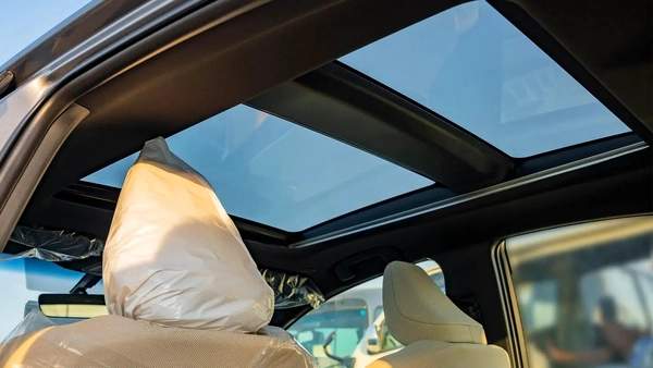 2025 Toyota Camry LE 2.5L Hybrid with Panoramic Sunroof (Grey)