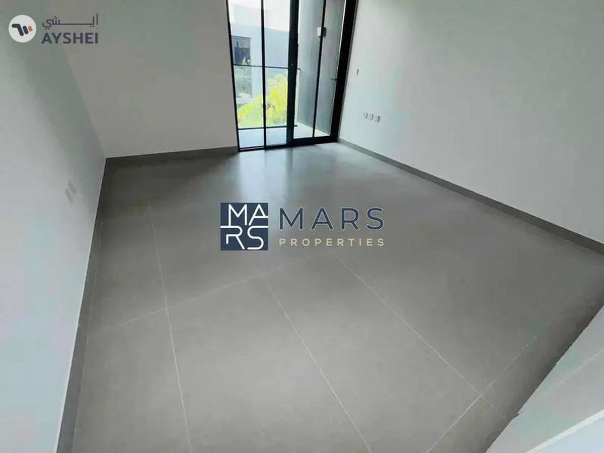 Luxury 4 bedroom corner unit with majlis for rent in Robinia just 190k-10-10