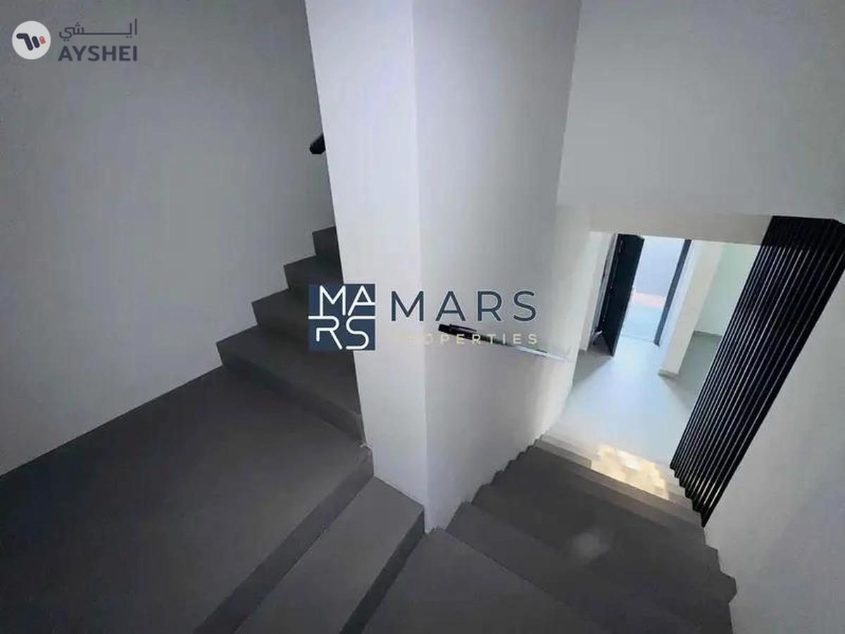 Luxury 4 bedroom corner unit with majlis for rent in Robinia just 190k-17-17