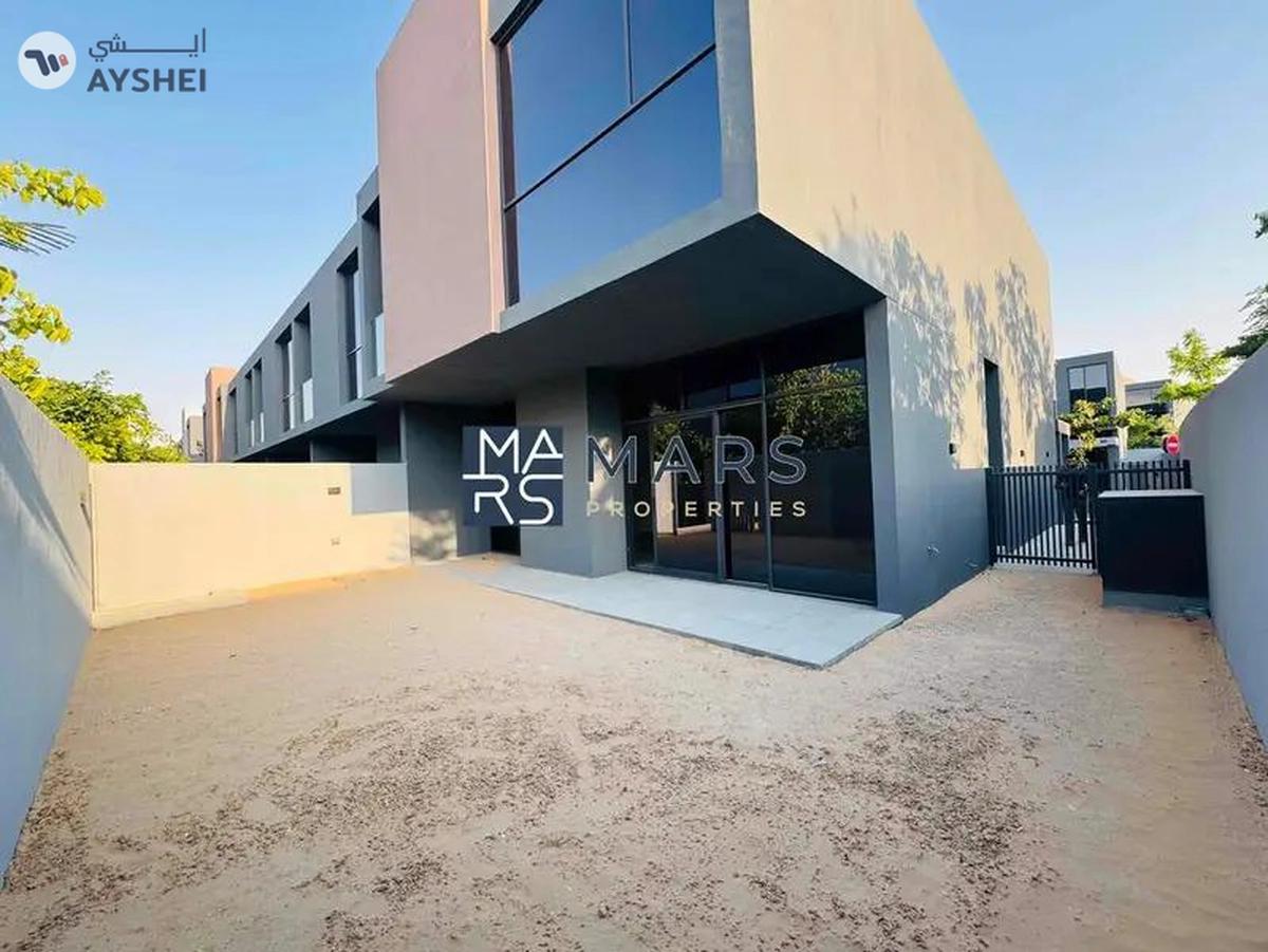 Luxury 4 bedroom corner unit with majlis for rent in Robinia just 190k-25-25