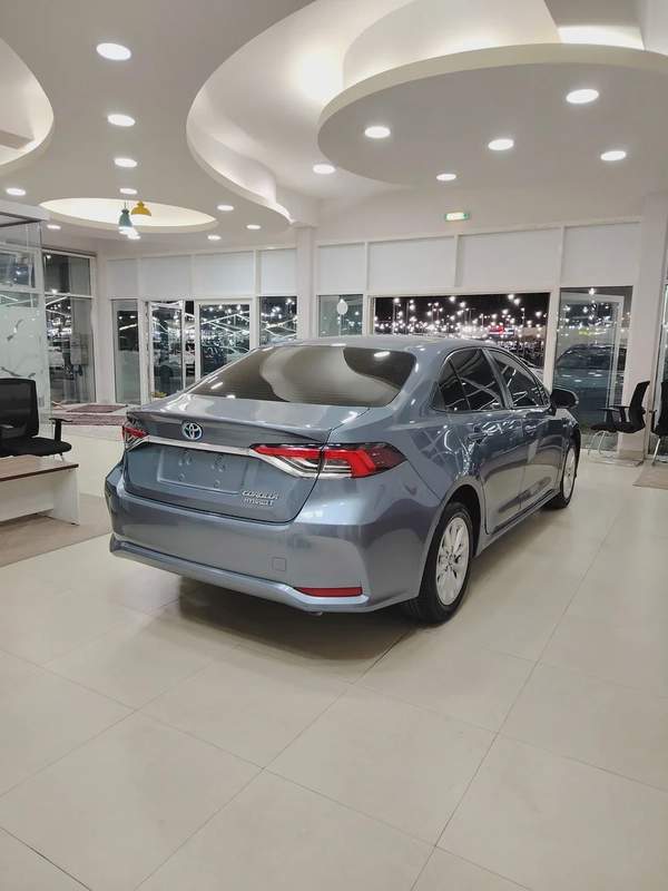 Toyota corolla 1.8 hybrid 2023