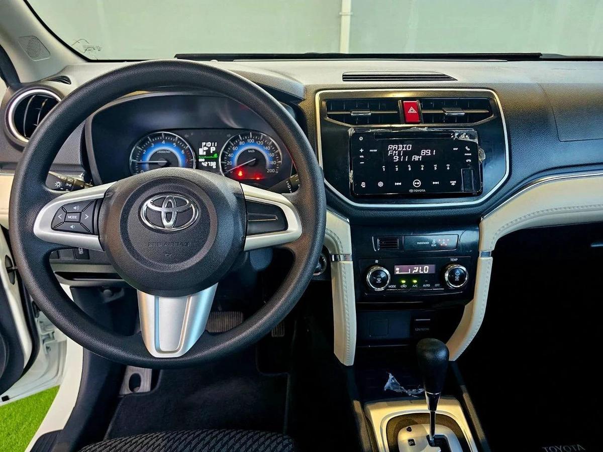 Toyota Rush EX/ PASSENGER 7 SEATS/ LOW MILEAGE-2-2