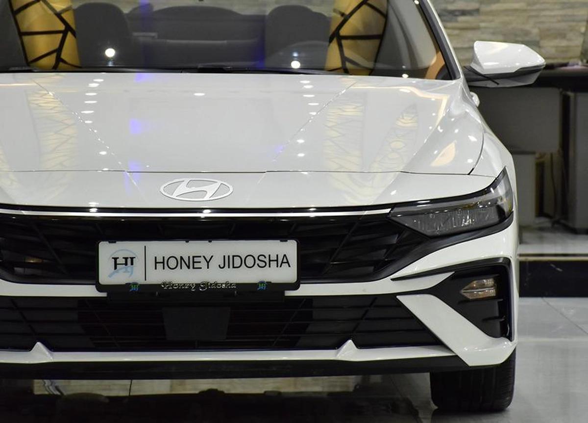 Hyundai Elantra ( 2024 Model ) in White Color Chinese Specs-3-3