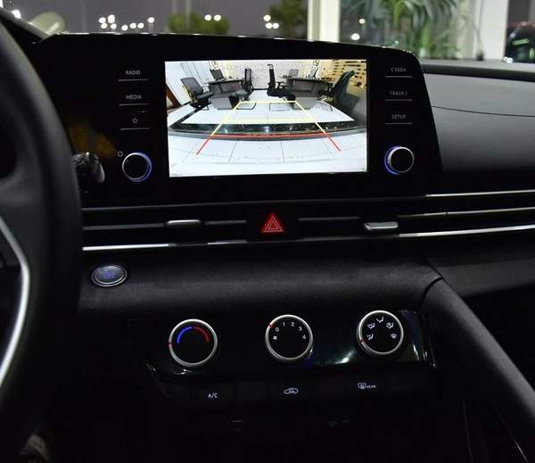Hyundai Elantra ( 2024 Model ) in White Color Chinese Specs