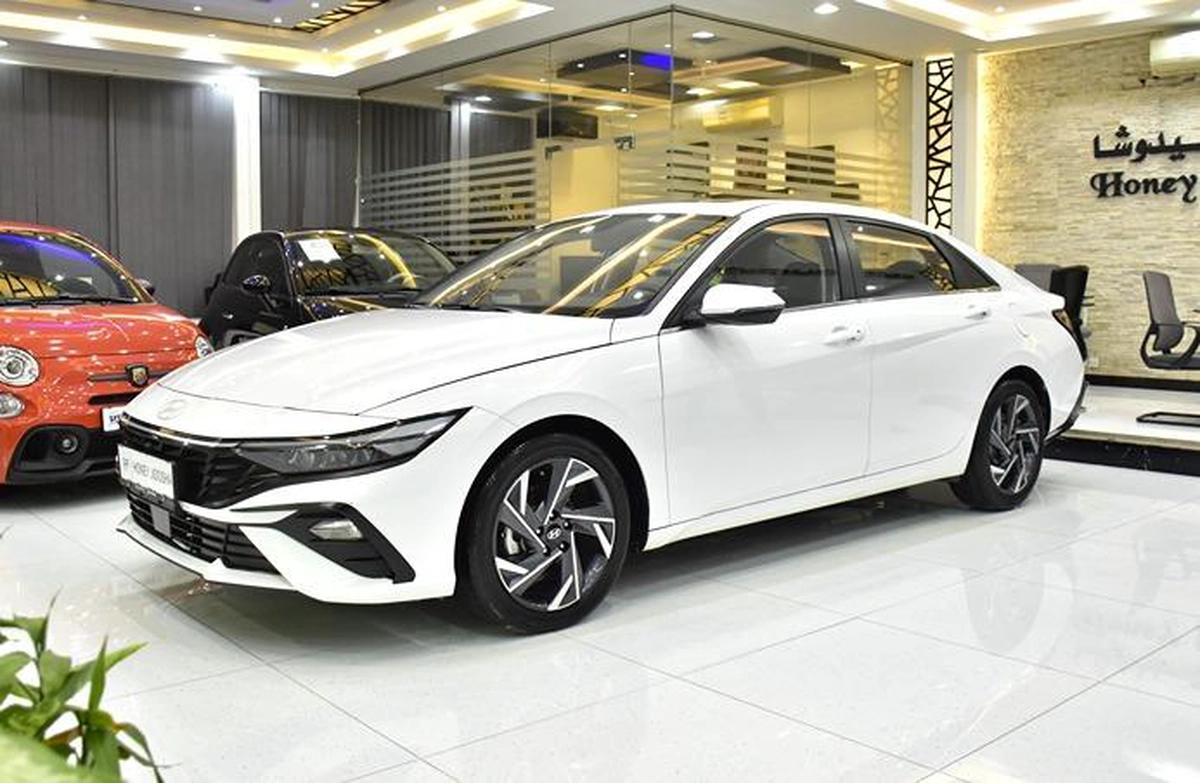 Hyundai Elantra ( 2024 Model ) in White Color Chinese Specs-11-11