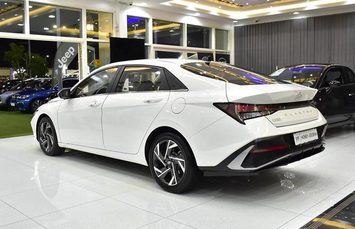 Hyundai Elantra ( 2024 Model ) in White Color Chinese Specs-2-2