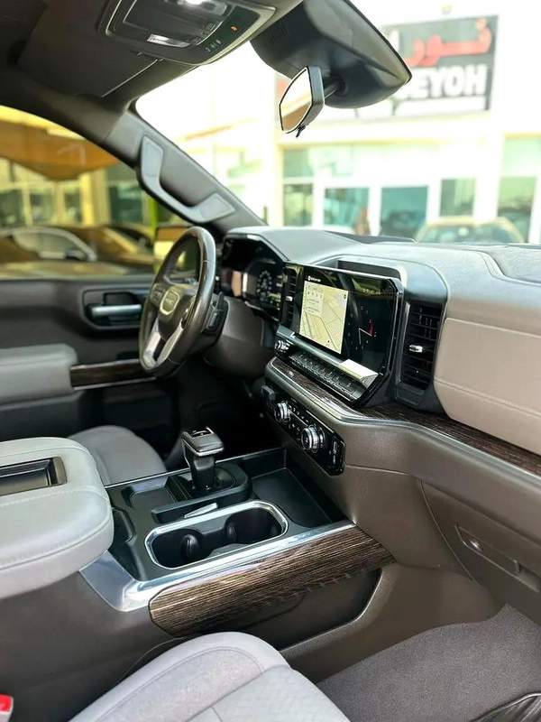 GMC SIERRA ELEVATION GCC 2022 FULL OPTION ORIGINAL PAINT PERFECT CONDITION FULL SERVICE HISTORY