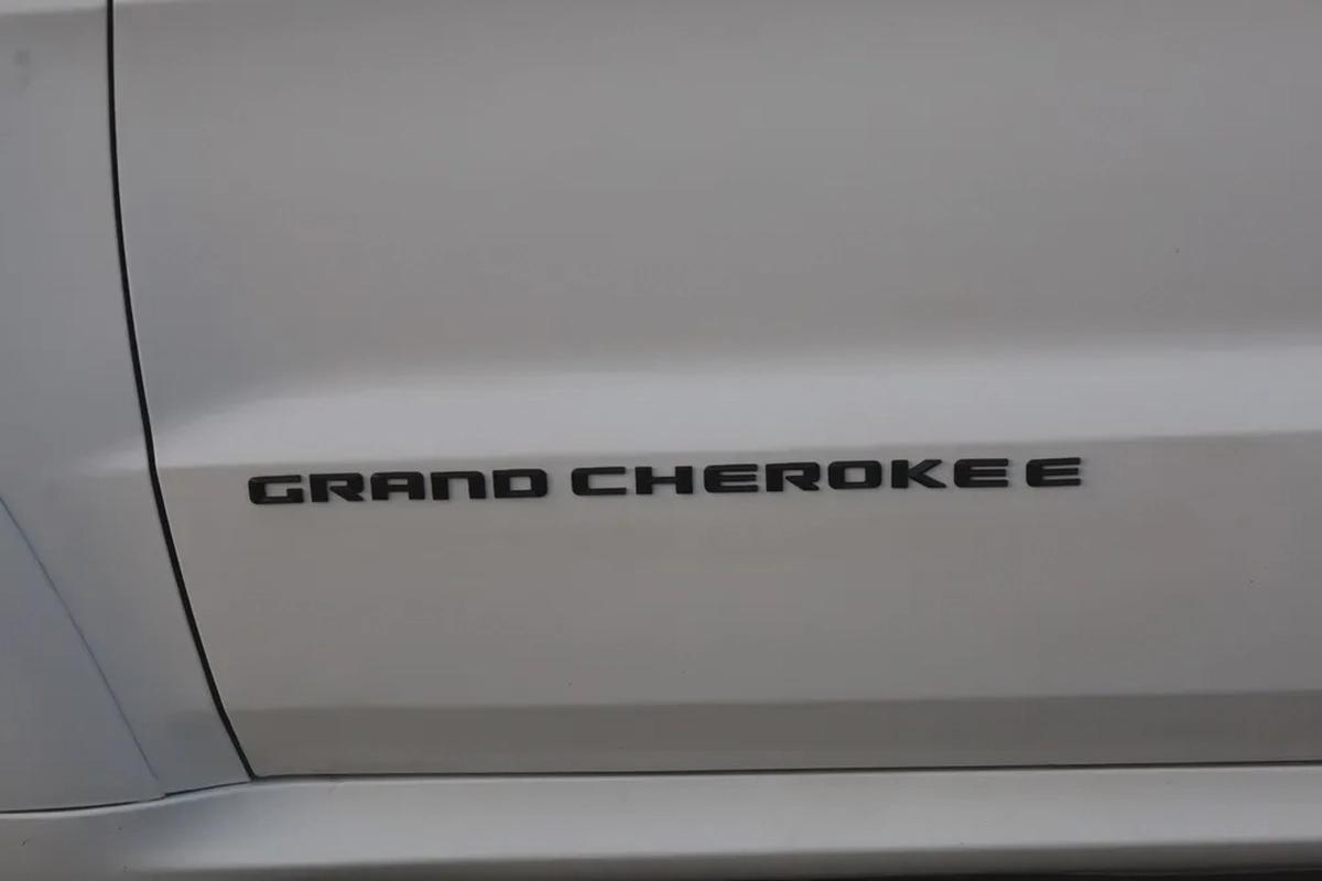 Used Jeep Grand Cherokee L 3.6L Limited 2017-6-6