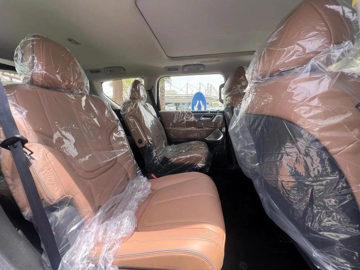 Infiniti QX80 Sensory Captain Chairs 7 5.6L-7-7