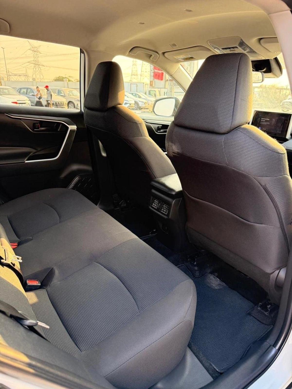 Toyota RAV4 Toyota RAV4 2024-13-13