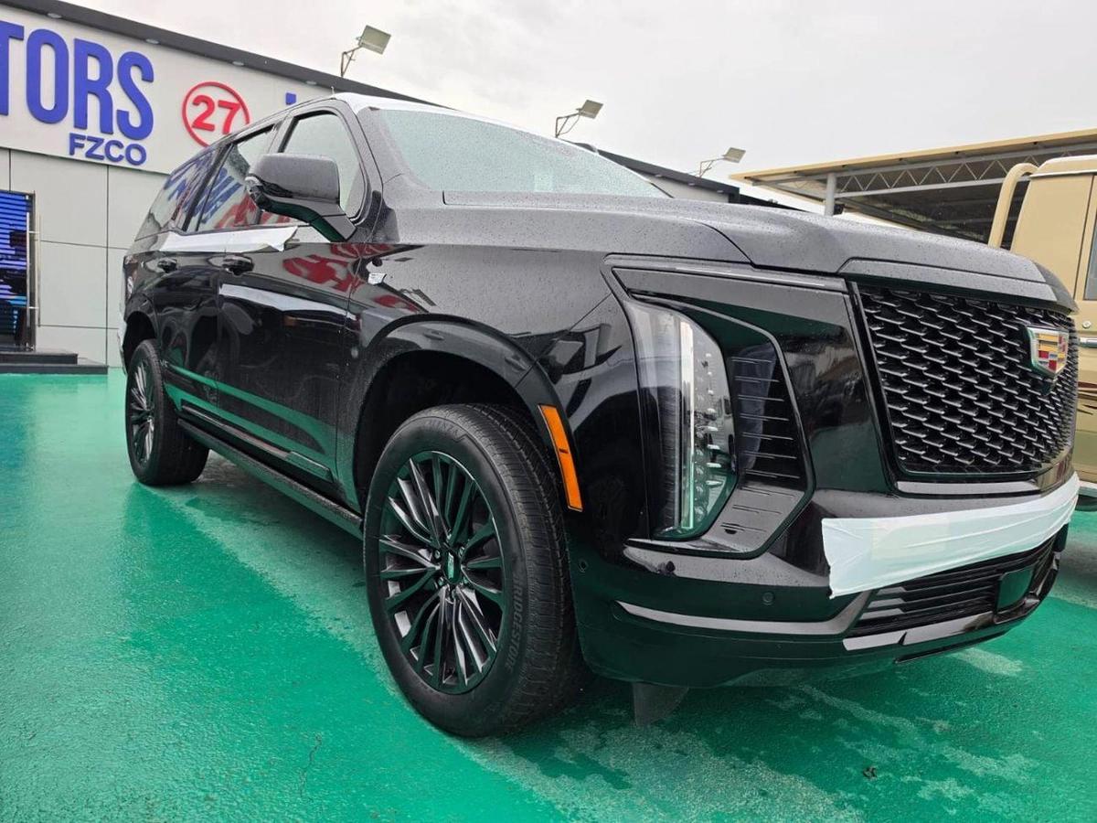 Cadillac Escalade Cadillac Escalade 6.2L Sport Platinum VIP 2026 – Full Option (24” Wheels | VIP Edition)-4-4