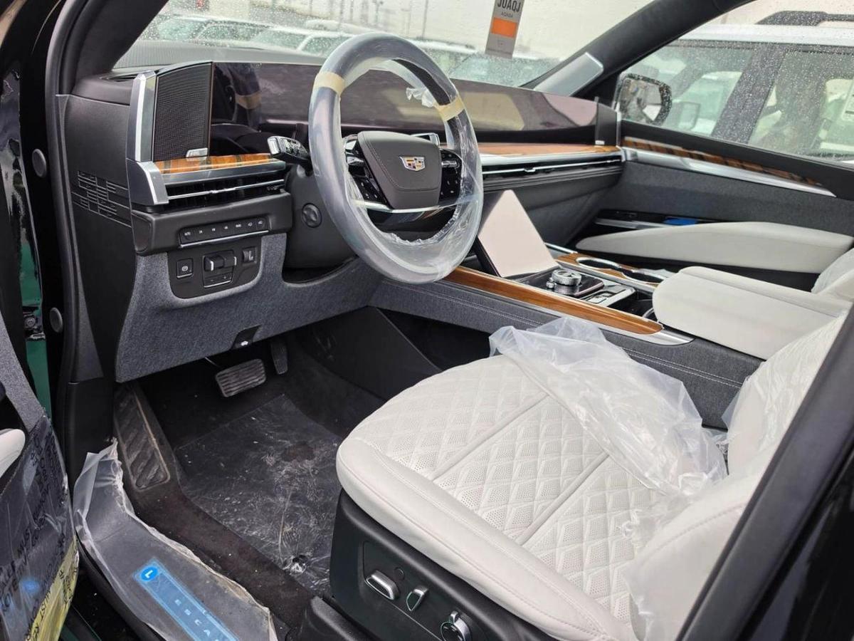 Cadillac Escalade Cadillac Escalade 6.2L Sport Platinum VIP 2026 – Full Option (24” Wheels | VIP Edition)-6-6