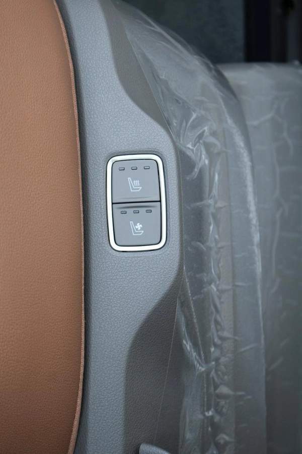 Hyundai Staria 3.5L V6 9 Seaters Luxury Plus Model 2026