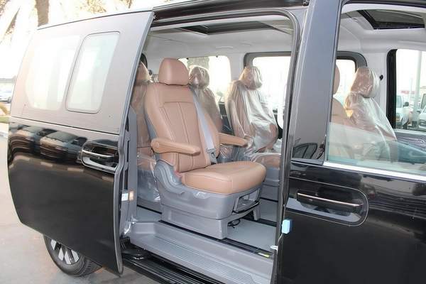 Hyundai Staria 3.5L V6 9 Seaters Luxury Plus Model 2026