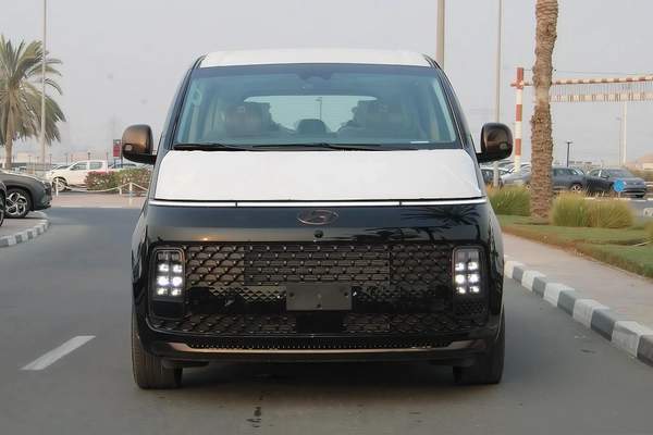 Hyundai Staria 3.5L V6 9 Seaters Luxury Plus Model 2026
