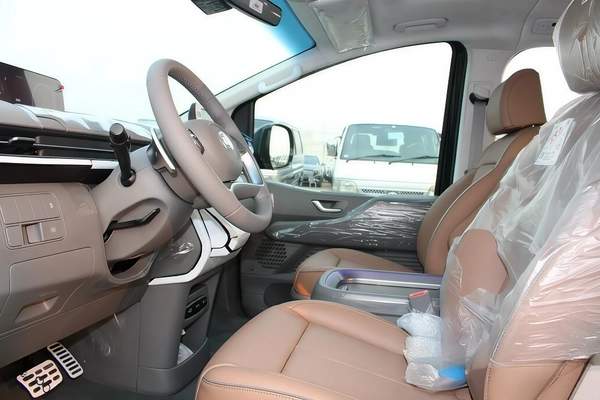 Hyundai Staria 3.5L V6 9 Seaters Luxury Plus Model 2026