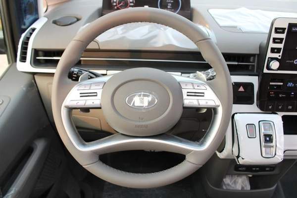 Hyundai Staria 3.5L V6 9 Seaters Luxury Plus Model 2026