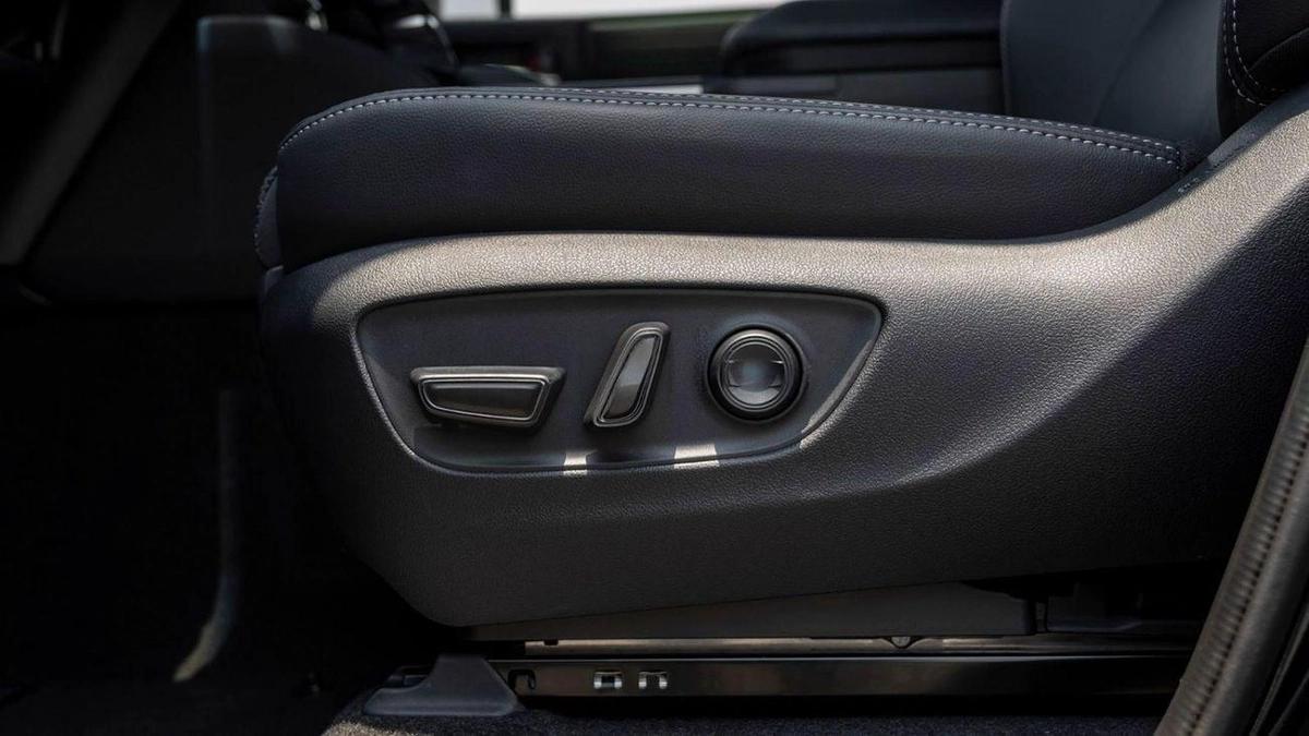 Toyota Prado Toyota Prado Premium 2.4L petrol MY 2025-16-16