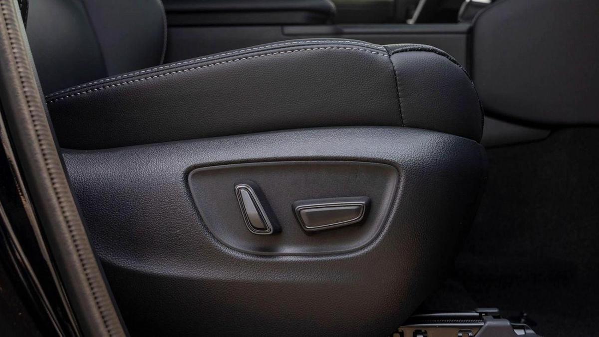 Toyota Prado Toyota Prado Premium 2.4L petrol MY 2025-17-17