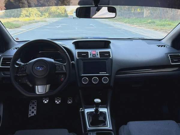 سوبارو WRX موديل 2017 – مواصفات خليجية – بحالة ممتازه