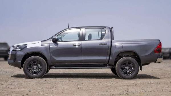 Toyota Hilux Toyota Hilux Sr5 2.4L Diesel 2024 full option for export only